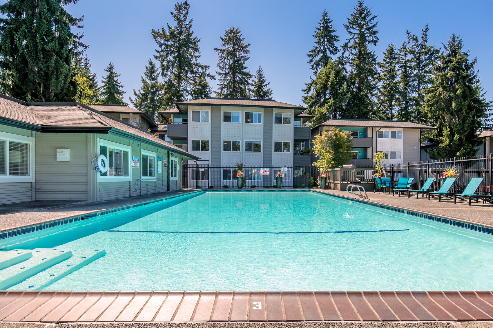 Outdoor Swimming Pool at Central Park East, Bellevue, 98007